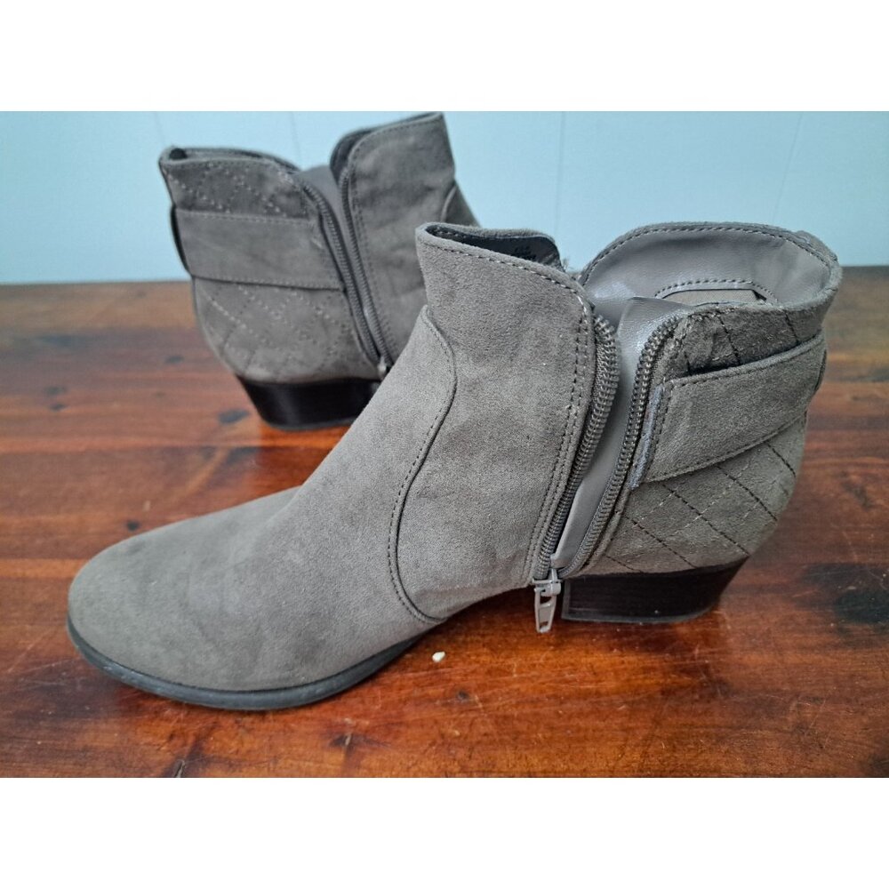 Women's‎ UNISA Tan Mocha Brown Beige Ankle Side Zip Up Booties Boots 8.5 M
